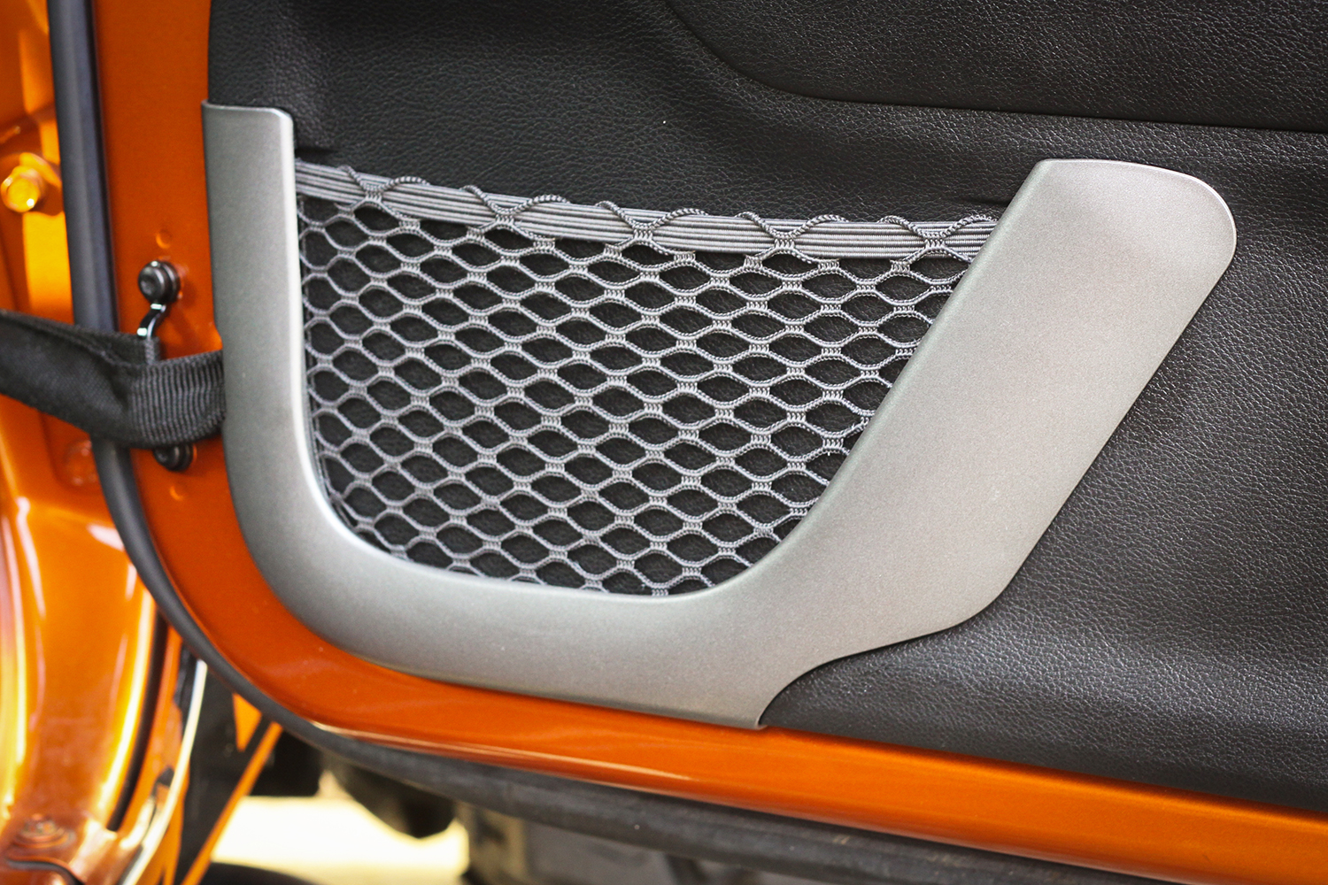 Ozdoba schowka drzwiowego z siatki, srebrna, 11-15 Jeep Wrangler JK