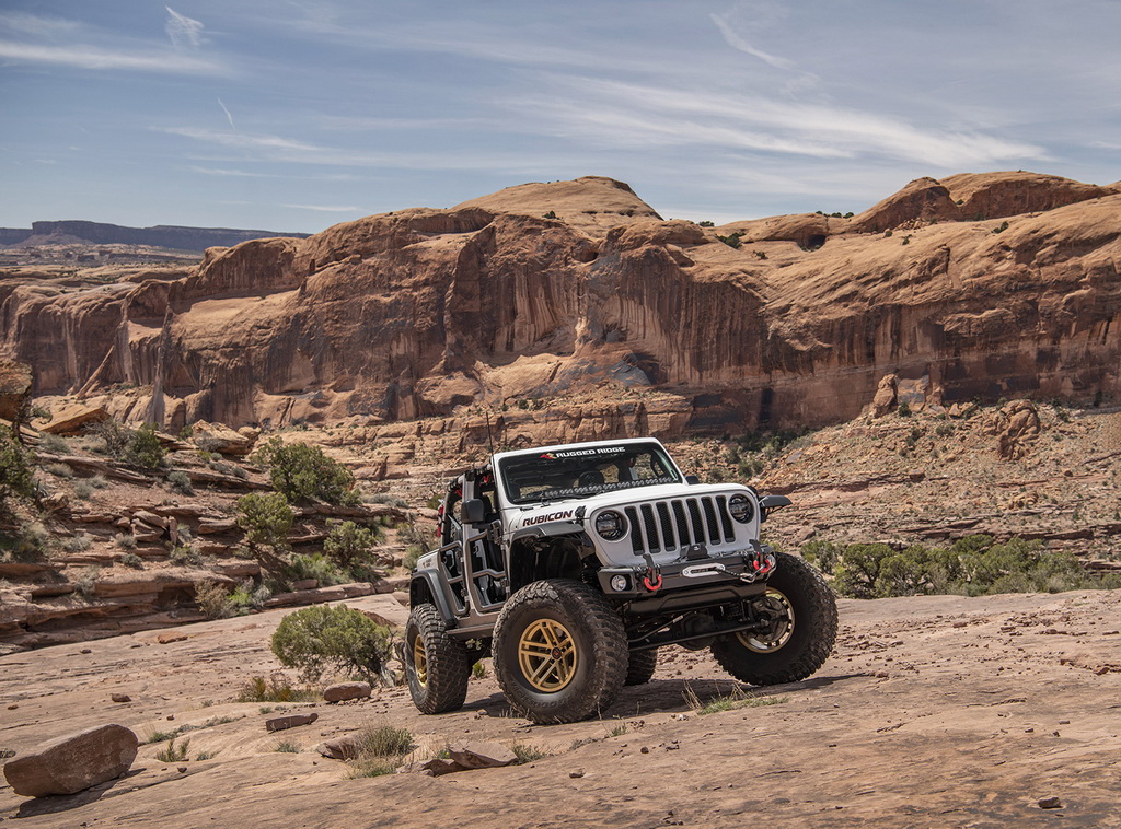 Arcus Front Bumper, w/ Winch Tray & Tow Hooks, 18-21 Jeep JL/JT - 4